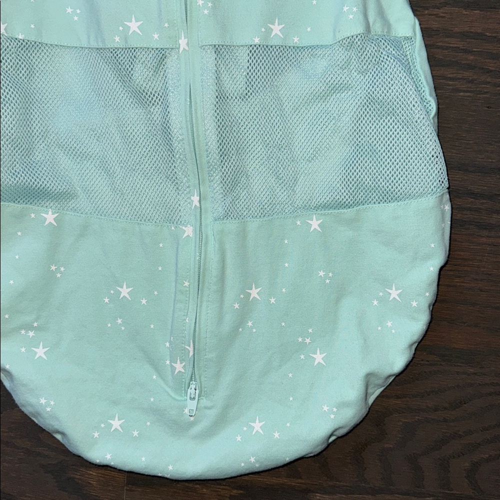 Happiest Baby Sleepea Swaddle Sleep Sack Medium 12-18 lbs Organic Cotton Stars - Picture 2 of 8